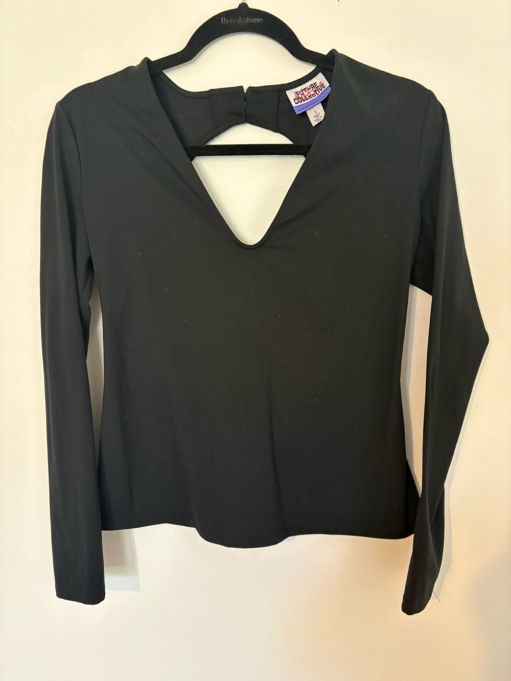 Black Fitted Spandex Blend Long-Sleeve V-Neck Open Back Top | Chic | Feminine